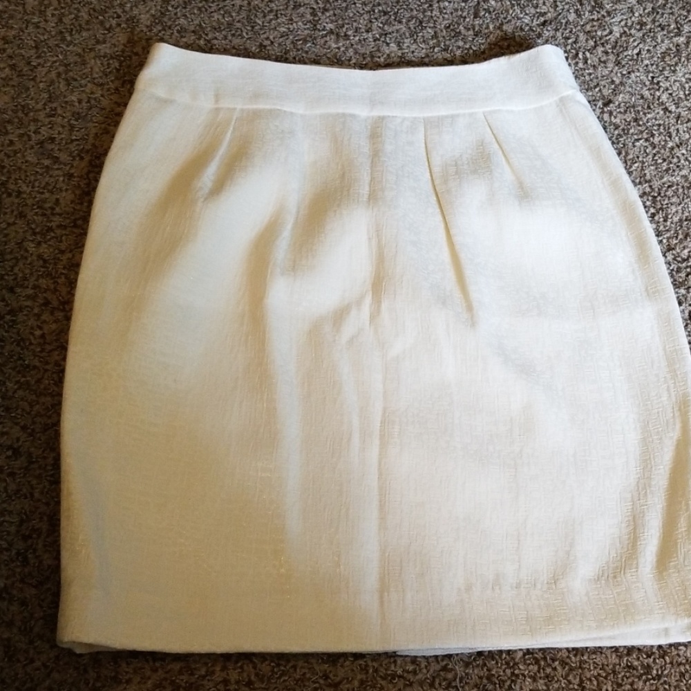 Banana republic cream pencil skirt